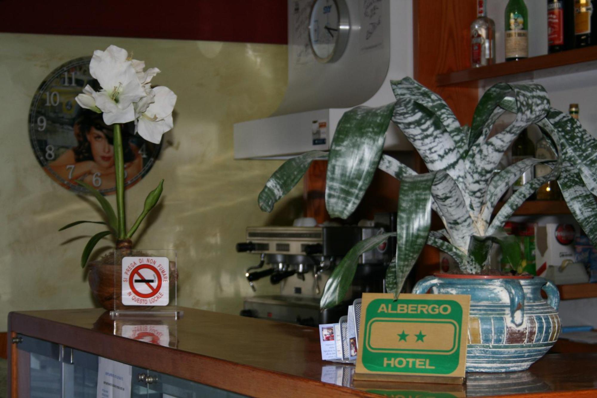 Hotel Maria Luisago ภายนอก รูปภาพ